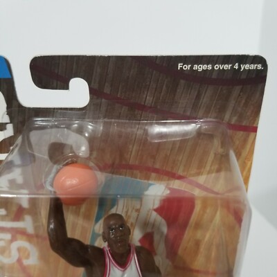 1998 Mattel MICHAEL JORDAN NBA Superstars Court Collection Figures