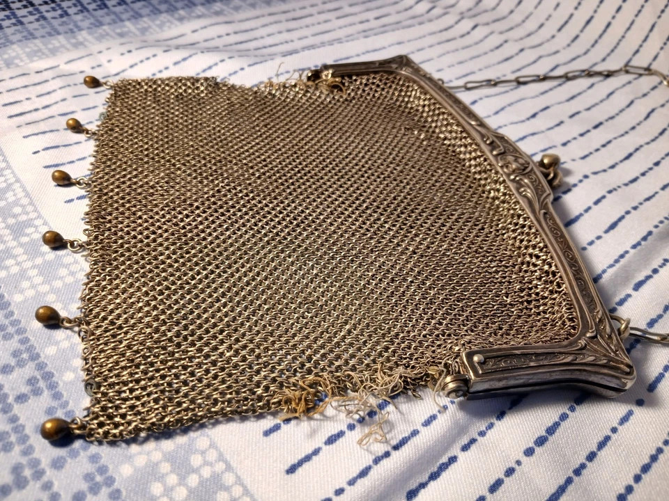 Bolso de noche vintage de malla metálica con solapa plateado alemán con asa de cadena Foto 2 de 4
