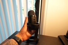 Blue Yeti USB Condenser Microphone   Black   Excellent Condition