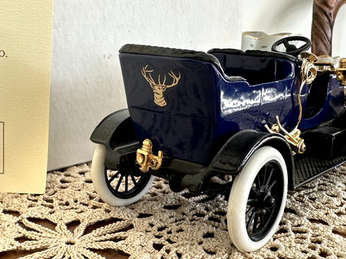 Deere-Clark Motor Car Co. 1907 Type "B", Blue Diecast Replica w/Booklet & Box - Picture 3 of 5