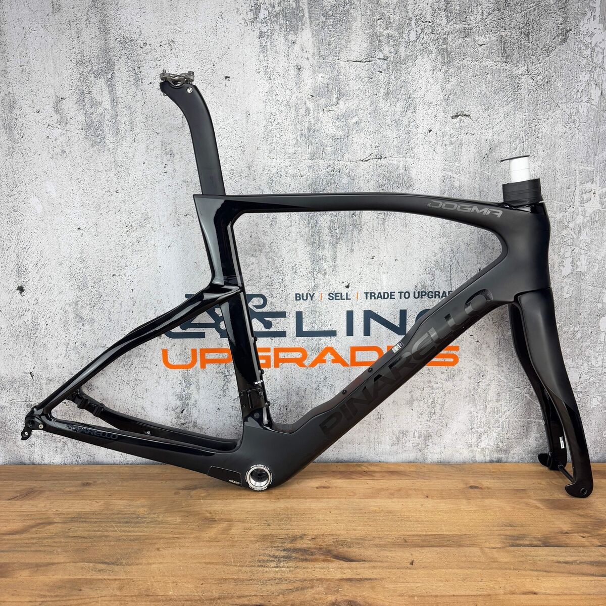 Low Mile! Pinarello 2023 Dogma F Disk Speedster BOB Size 56 Low Mile! Pinarello 2023 Dogma F Disk Speedster BOB Size 56