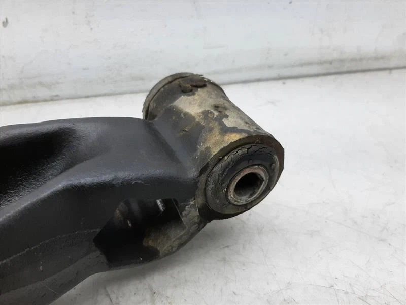 Brazo de control inferior derecho pasajero delantero 00-13 CHEVROLET SUBURBAN 2500 20832023 Foto 3 de 4