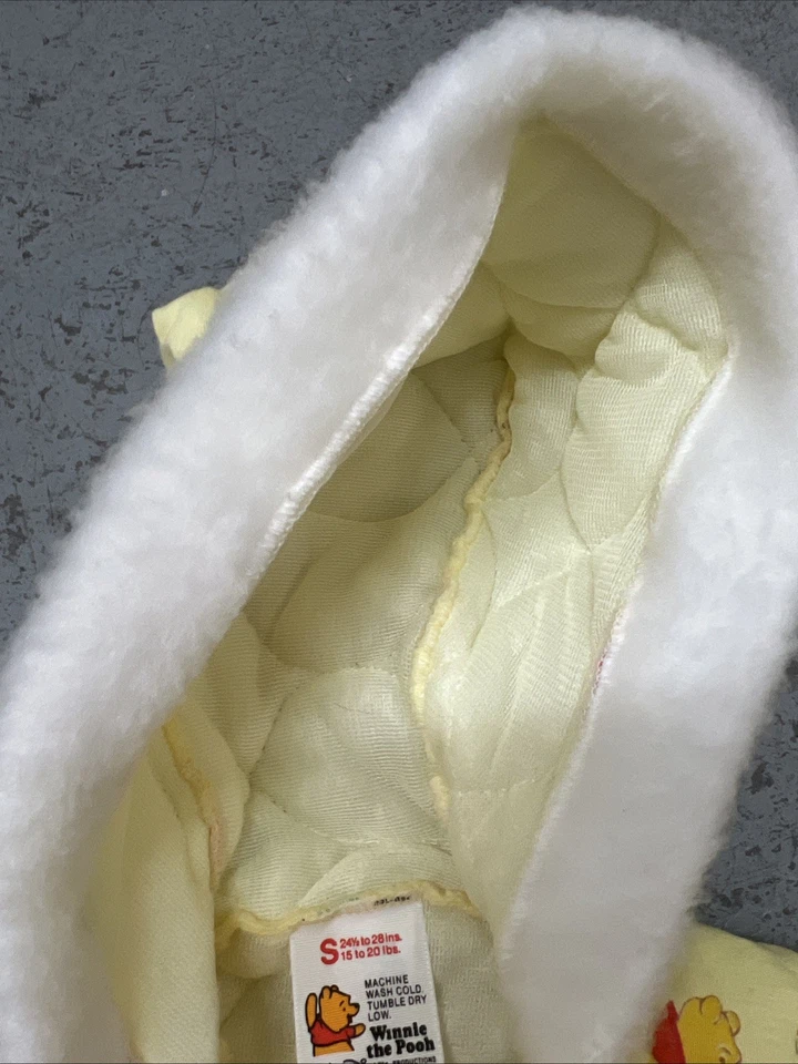 Manta para dormir amarilla acolchada amarilla vintage Walt Disney Winnie The Pooh Foto 4 de 4