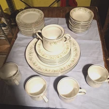 Haviland 200027 Dinner Plate - White (32 Piece)