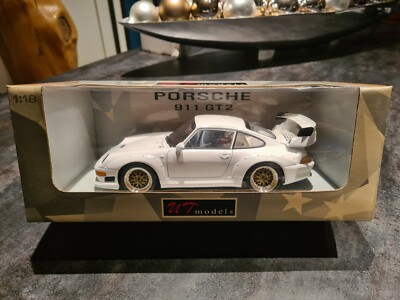 UT Models Porsche 911 GT2 Racing Street Version, weiß, 1:18 OVP - 27830