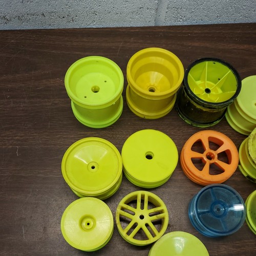 Misc Vintage RC Car Rims MISMATCH - Picture 2 of 6
