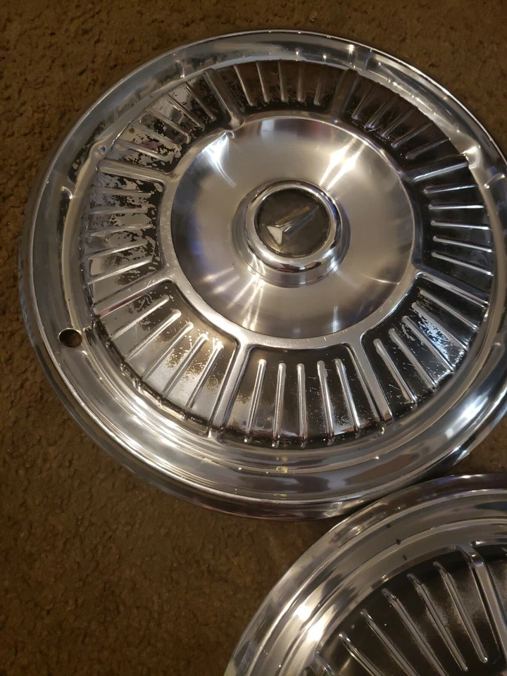 Tres tapacubos originales 1965 1966 Plymouth Fury Belvedere 14 pulgadas Mopar Foto 4 de 4
