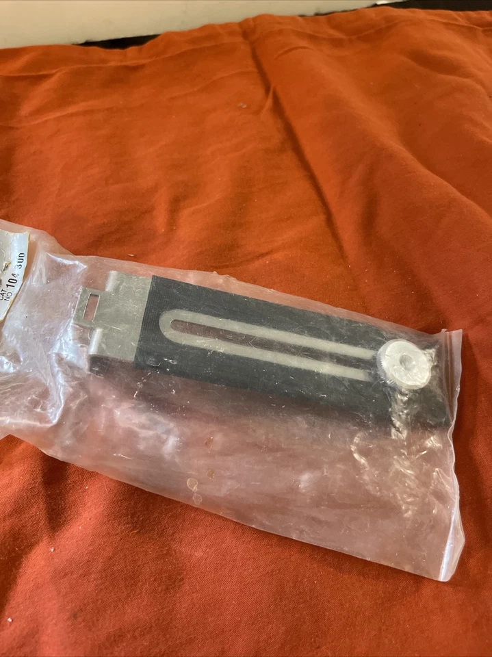 ROLLEI STANDARD BRACKET, NEW IN ORIGINAL PACKAGING 104 300 New - Image 4 of 4