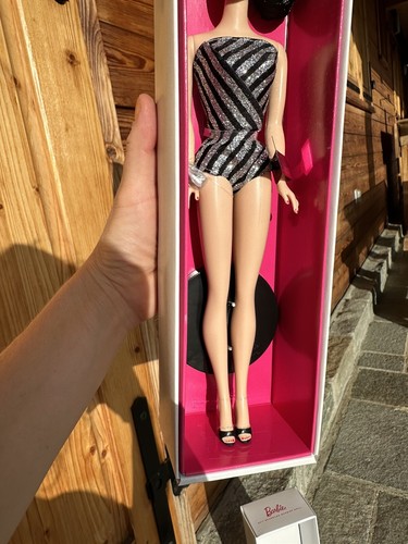 BARBIE 60th sparkle PLATINIUM signature inspiring girls 1959 2018 NRFB #FXD73 - Foto 14 di 24