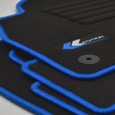 Mattenprofis Velours Fußmatten Logo blau für VW Scirocco III ab Bj.05/2008 -