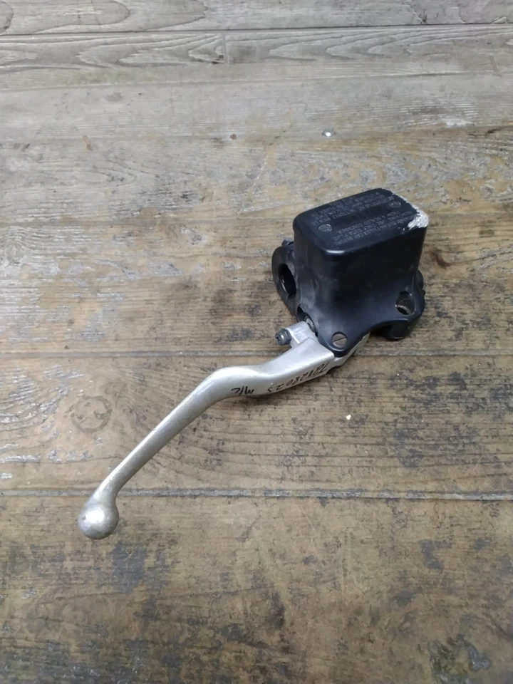 Cilindro mestre de freio dianteiro direito Triumph Rocket III Thunderbird Touring genuíno - Imagem 2 de 4