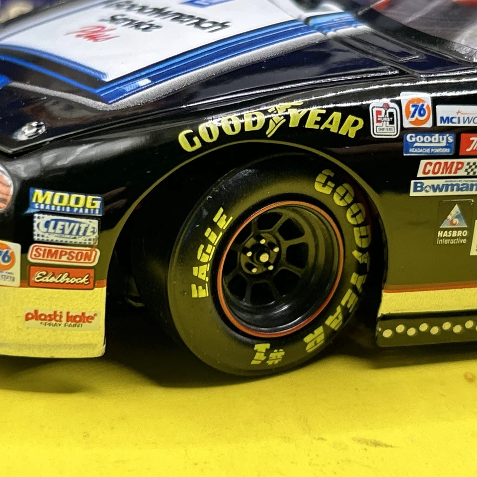 Dale Earnhardt 1/24 #3 GM Goodwrench Service Plus/Sign 1999 Monte Carlo Foto 3 de 4