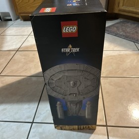 LEGO 10356 Star Trek M U.S.S. Enterprise NCC-1701-D Small Box Damage