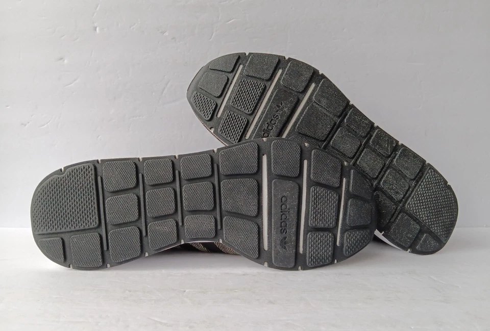 ADIDAS MEN'S SWIFT RUN EE7214 - Image 2 of 4