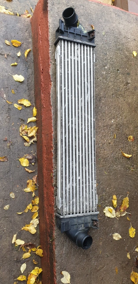 2012 Ford S-Max 2.0 Tdci Intercooler Radiator 2006 To 2014 - Image 2 of 3