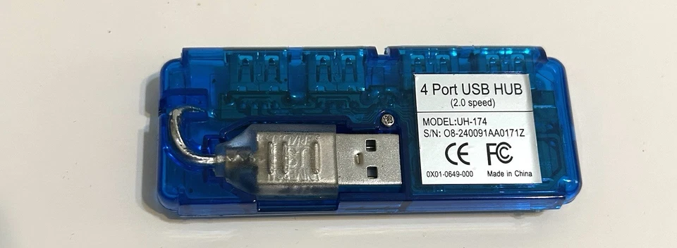 UH-174 4-Port USB 2.0 Seed Data Hub Blue W Carrying Bag - Image 4 of 4