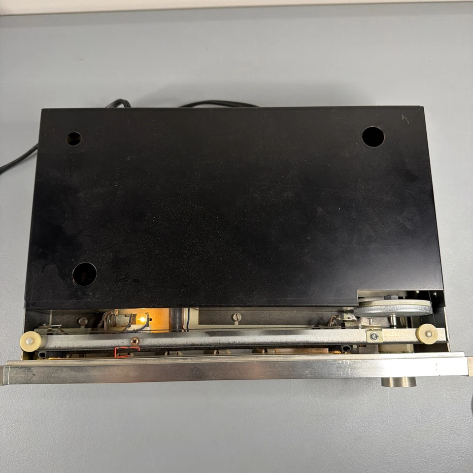 VINTAGE Sherwood S-3300 FET FM Stereo Tuner Powers On Untested - Image 2 of 3