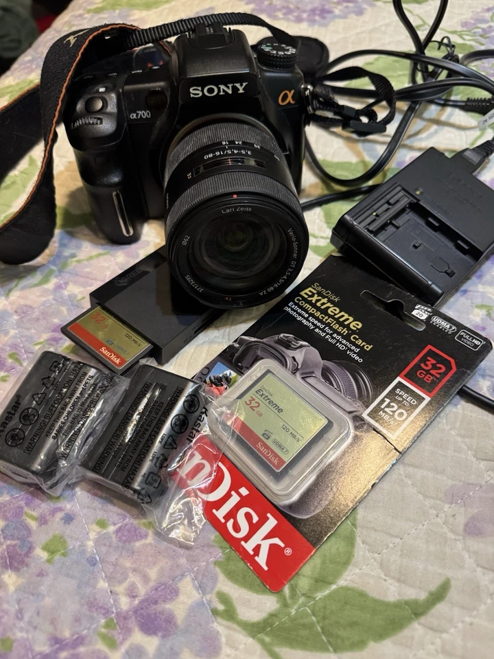 Sony Alpha DSLR-A700 12.2MP Camera Zeiss SAL680Z Lens Batteries Compact Flash - Image 2 of 4