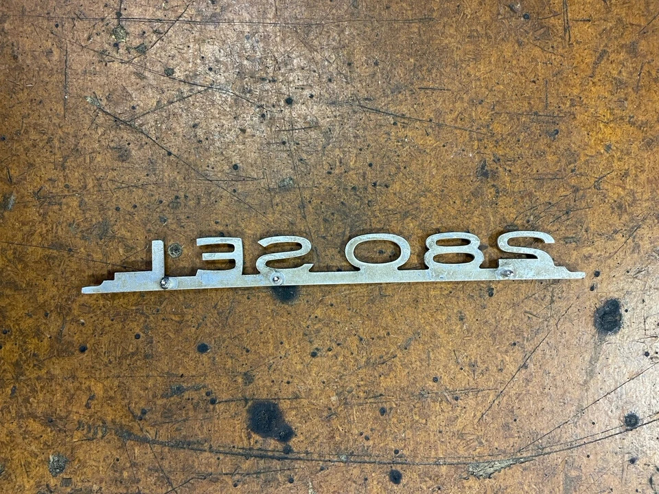 MERCEDES BENZ 300SEL TRUNK LID EMBLEM W116 LWB 原始设备制造商 1972-80 — 第 2/4 张图片
