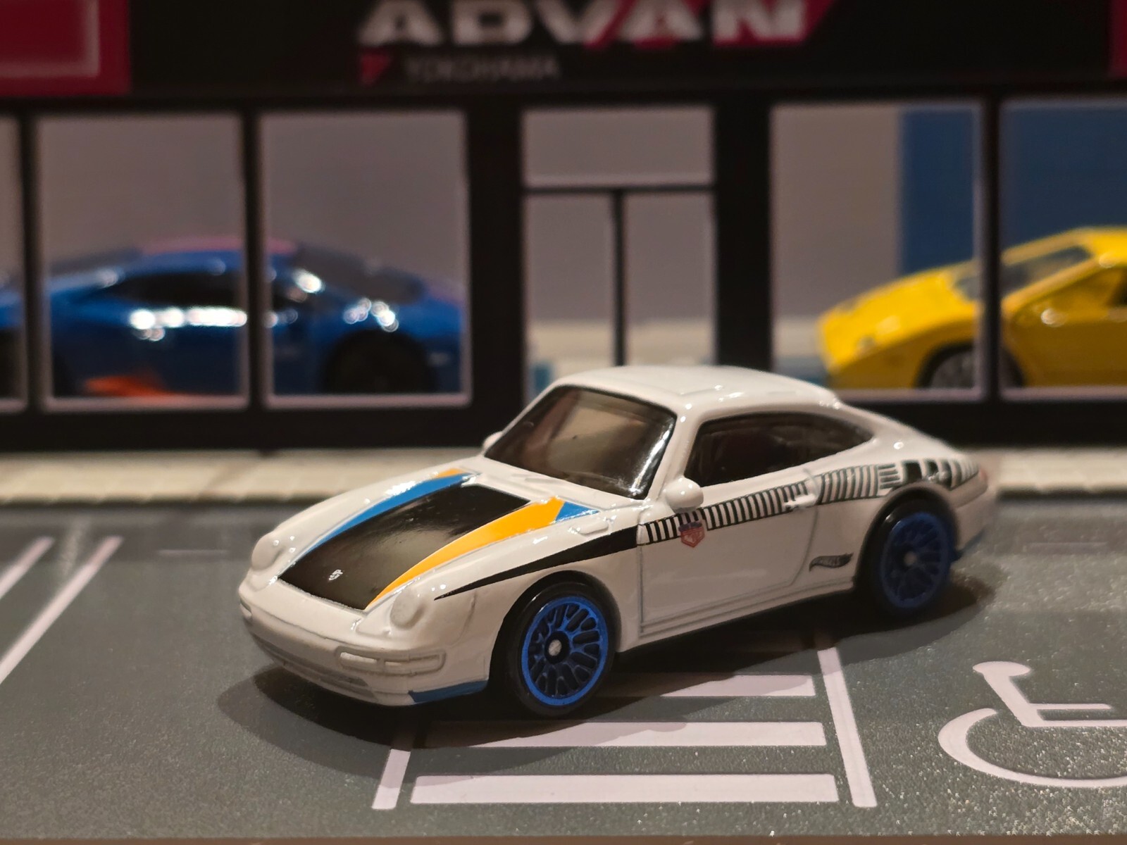 💎 2024 Hot Wheels HW THE '90S 1/10 '96 Porsche Carrera 174/250 White