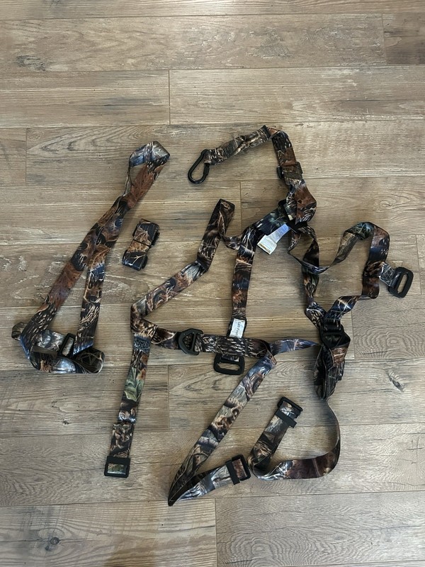 Camo Hunting Tree Stand Safety Harness Adjustable Full Body Fall Arrest Harness
