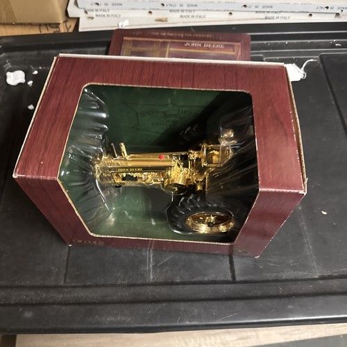 1/16 John Deere Model A with Man Gold Edition Tractor by ERTL #15569A - Picture 7 of 11