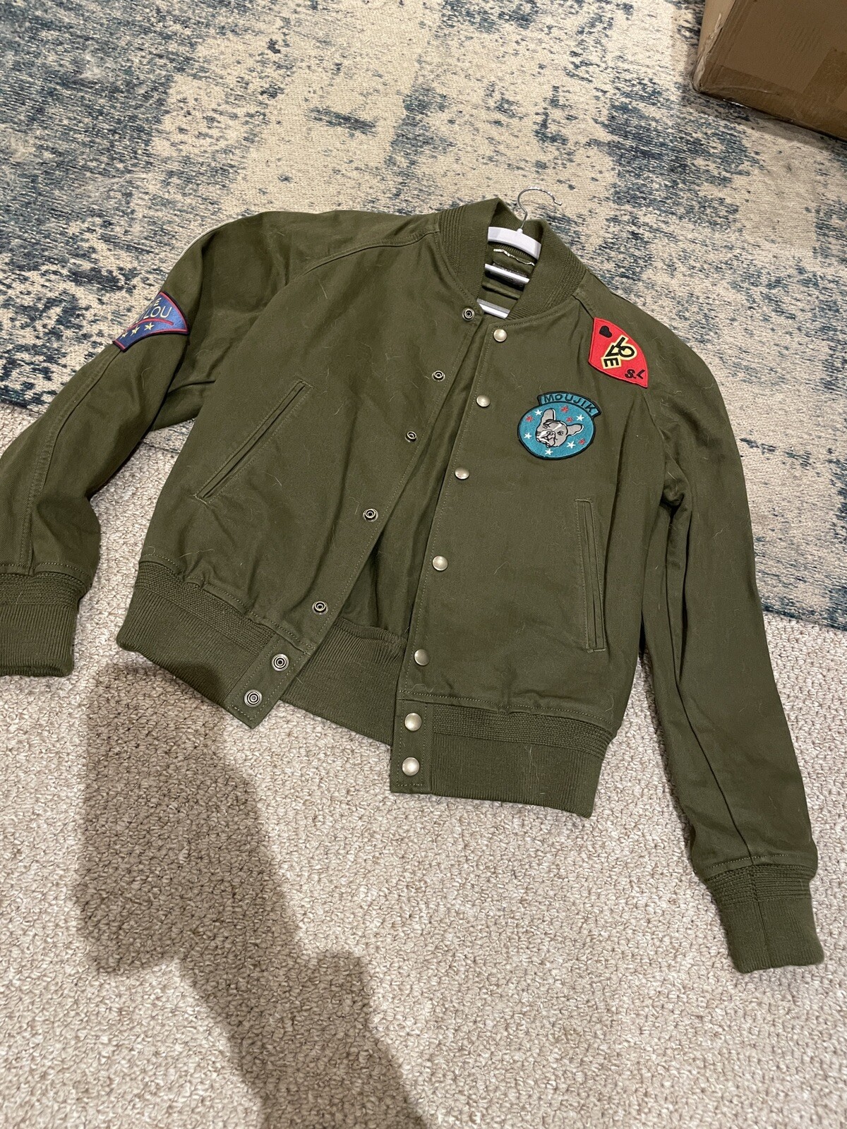 Saint Laurent Bomber Giacca Cachi Teddy Bulldog Patch Prezzo di listino £1800 Uomo XS