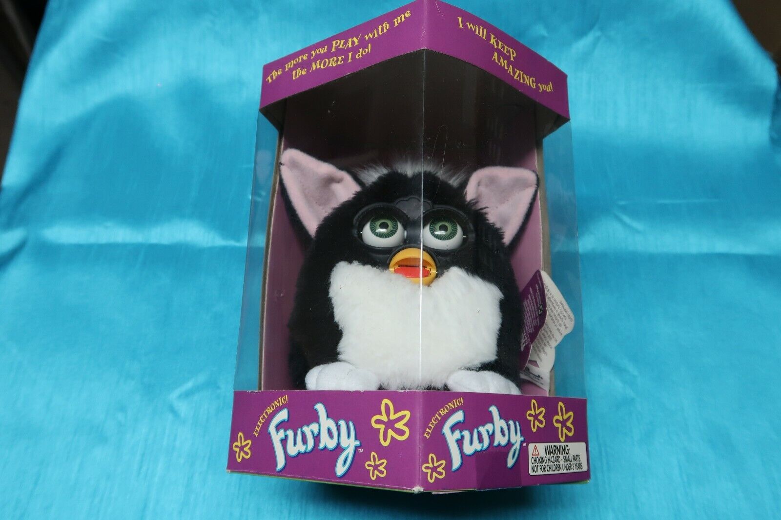 FURBY 1998 BLACK & WHITE 70-800 NEW IN BOX NEVER OPENED   ( RARE SNG MISPRINT )