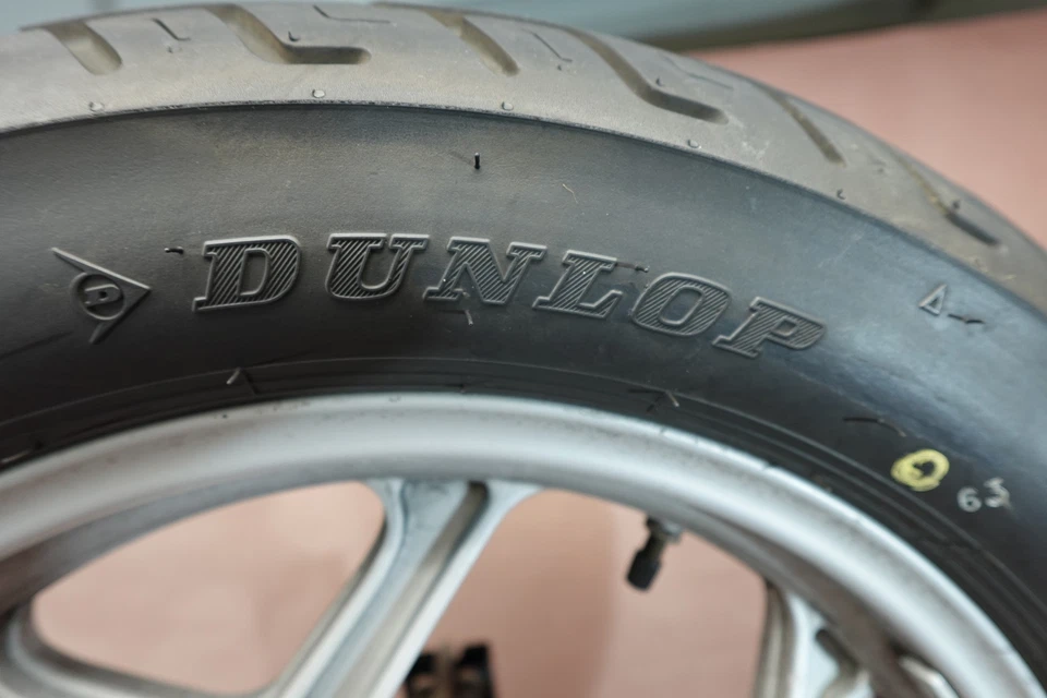 1983 - 1992 BMW K100 RS задний обод шины DUNLOP 130/90-17 - Изображение 3 из 4