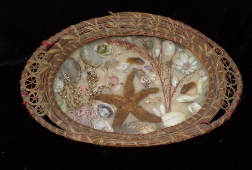 ANTIQUE VICTORIAN FOLK ART SEA GRASS PINE NEEDLE TRAY WITH SHELLS - Picture 2 of 16
