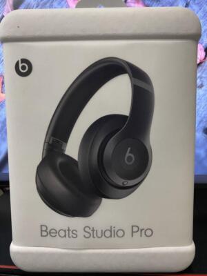 Beats Beats Studio Pro MQTP3PA/A Headphones Black Over the Beats Beats Studio Pro MQTP3PA/A Headphones Black Over the