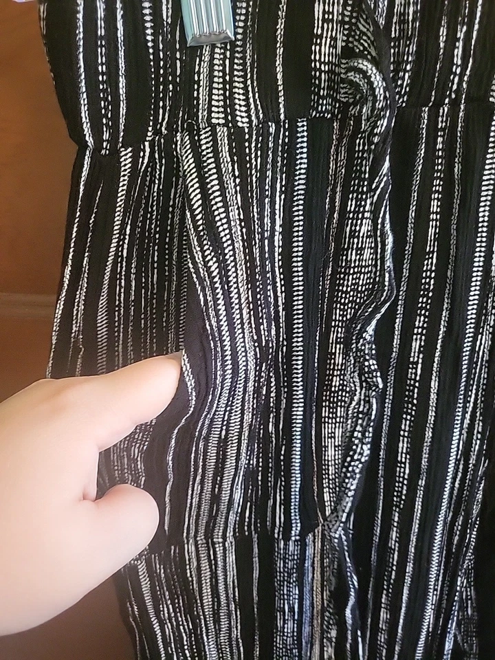 Pantalones de mujer medianos Joe Ben basset blancos y negros a rayas con bolsillos delanteros Foto 4 de 4