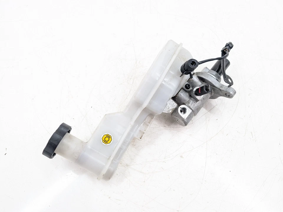 KIA SORENTO MK3 BRAKE MASTER CYLINDER 2.2CRDI DIESEL 2016 - Image 2 of 4