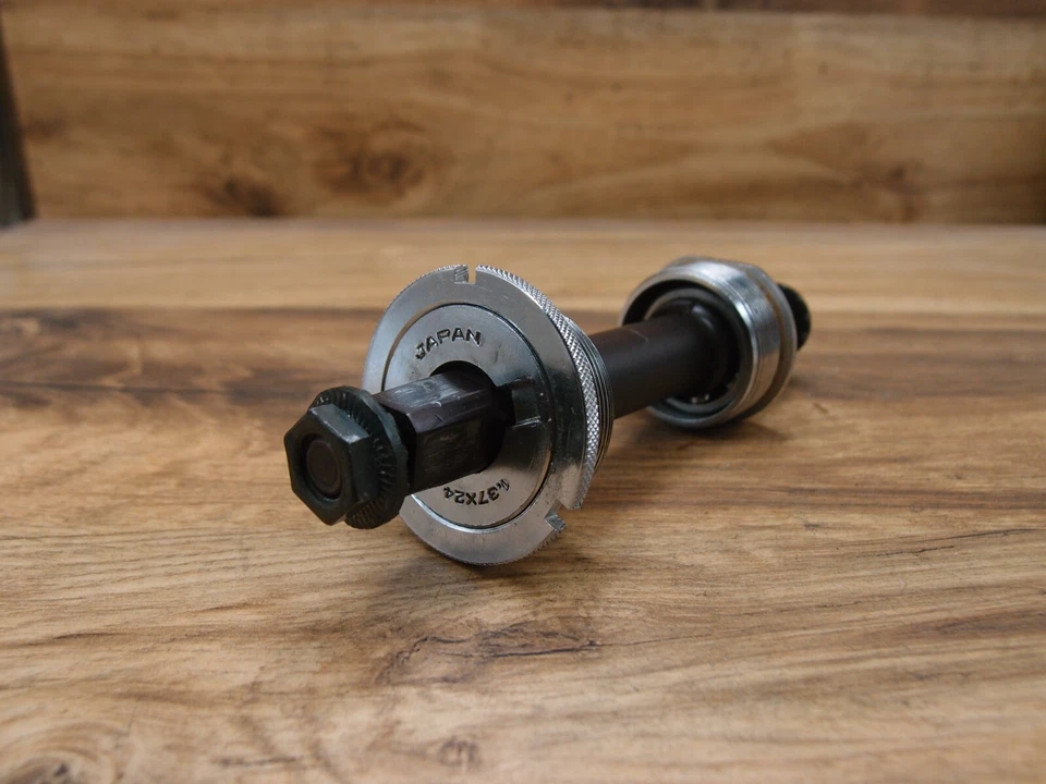 1979 road bike bottom bracket made in Japan worked with Sugino Maxy BSA / 68 mm - Image 4 of 4