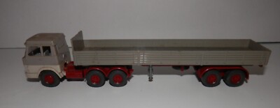 Wiking HO 1:87 Henschel Hanomag Tractor with Low Side Trailer