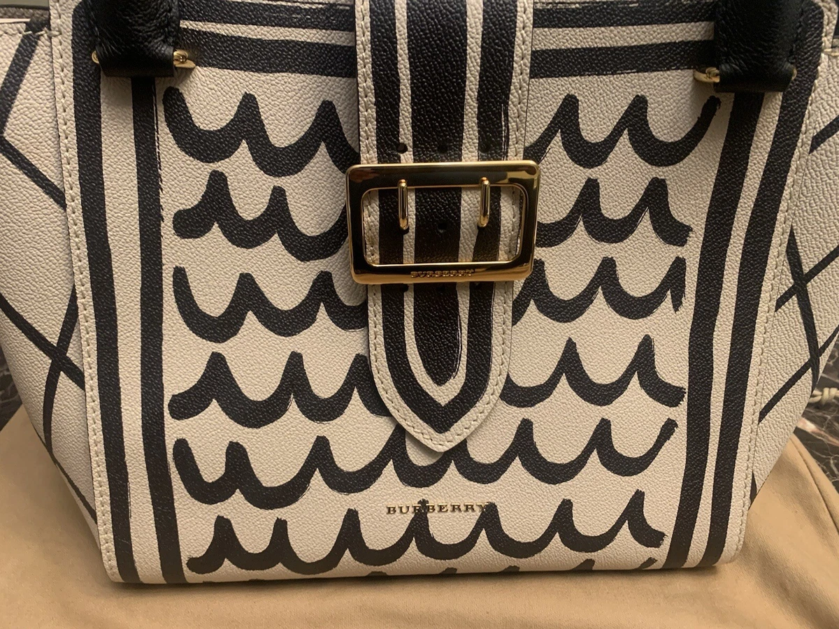 Burberry - Medium Leather Tote Bag Black