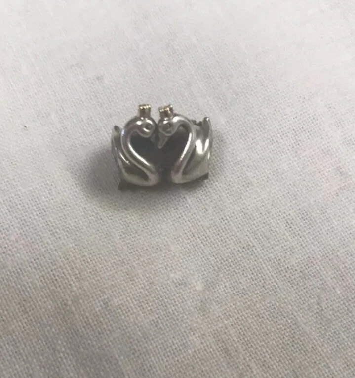 Pandora shop swan charm