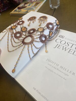 Costume Jewelry Collectors Guide First American Edition Hardcover