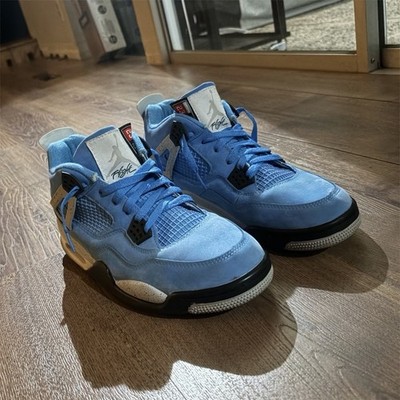 Air Jordan 4 UNC 