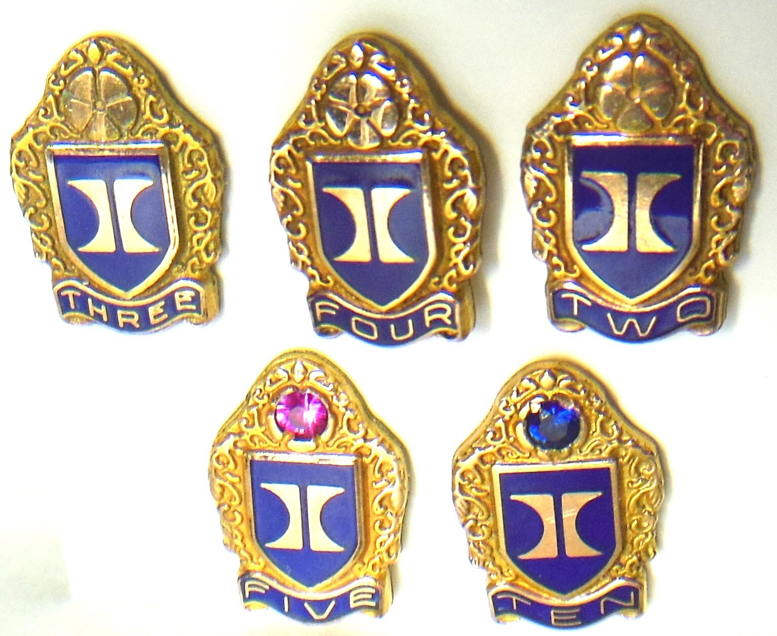 5 Hilton Hotel Co. 1/10 10K employee service award advertising tie pins