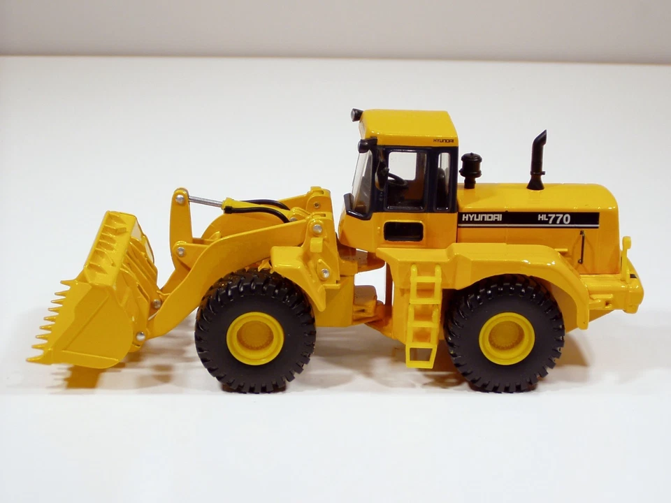 Cargador Hyundai HL770 - 1/40 - SIN USAR, EN CAJA Foto 2 de 4