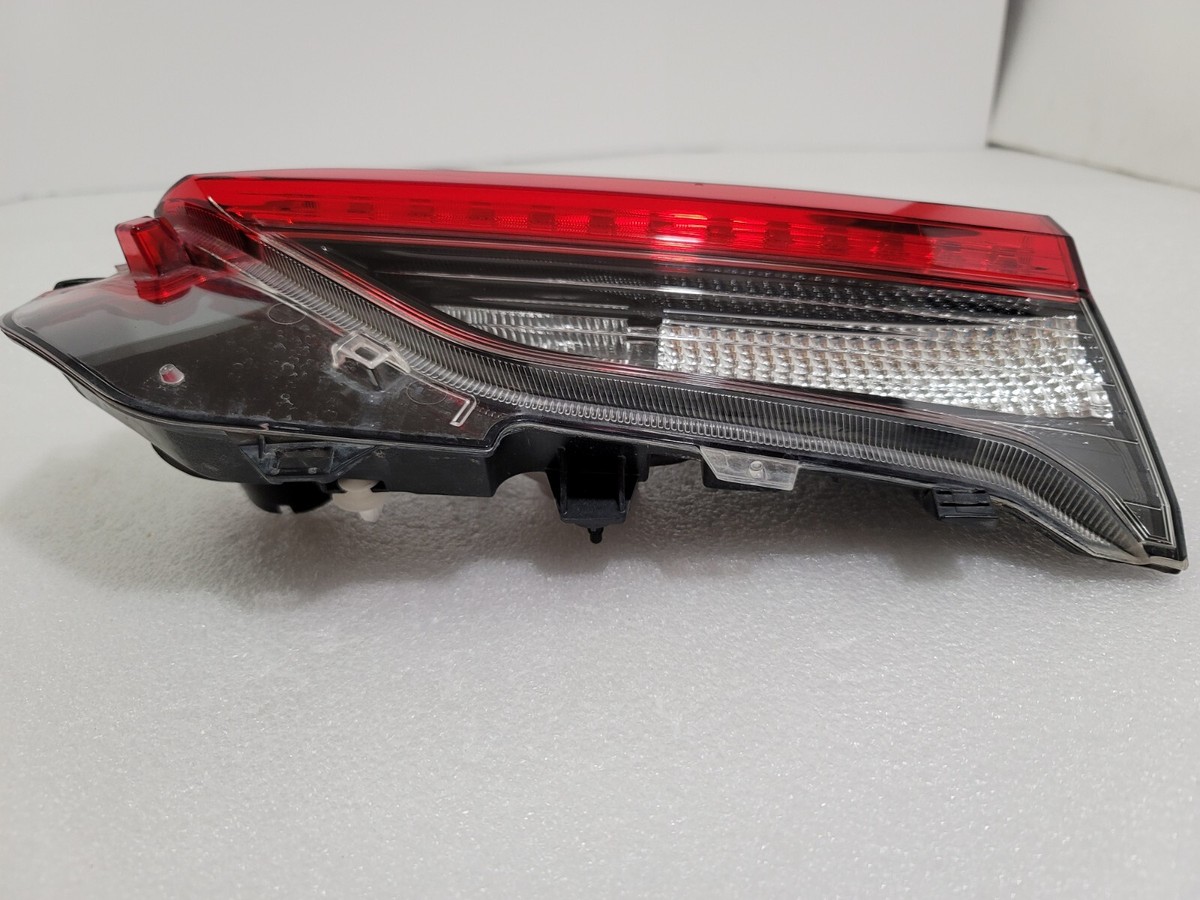 💥OEM Toyota RAV4 2019-2021 (RIGHT) outer tail lamp LIGHT 81581