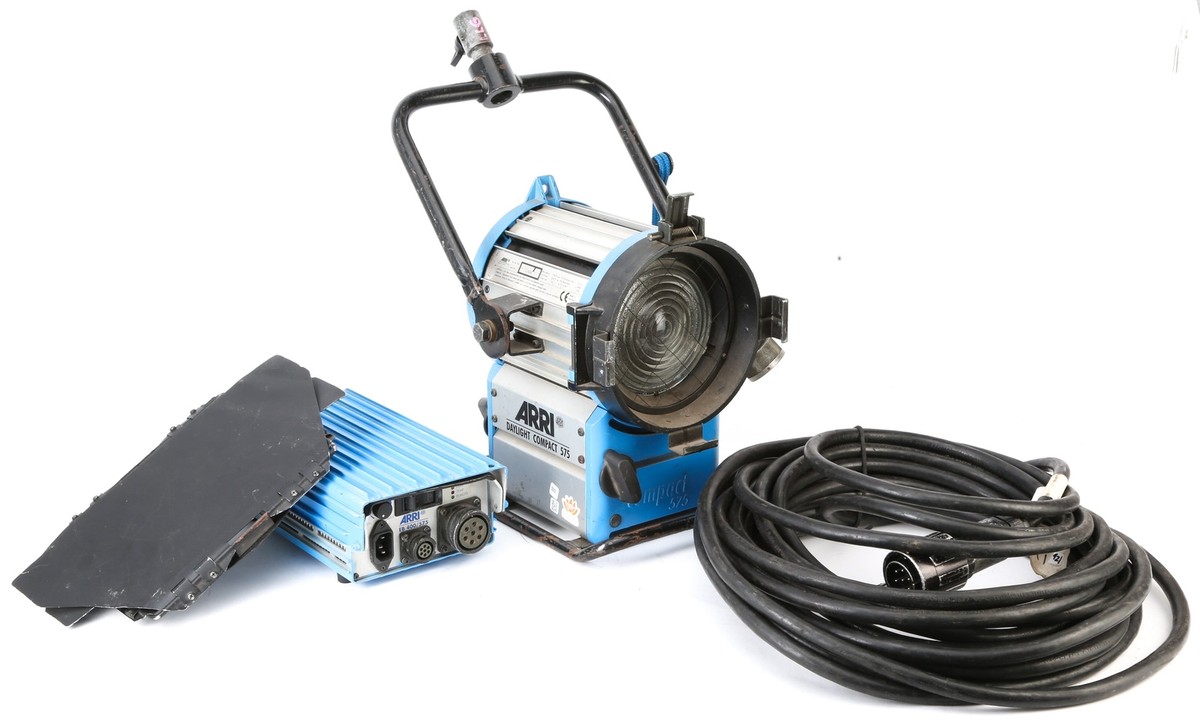 RDS BF-575 III HMIライト電源供給装置 RDS BF-575 III HMIライト電源供給装置 RDS BF-575 III HMIライト電源