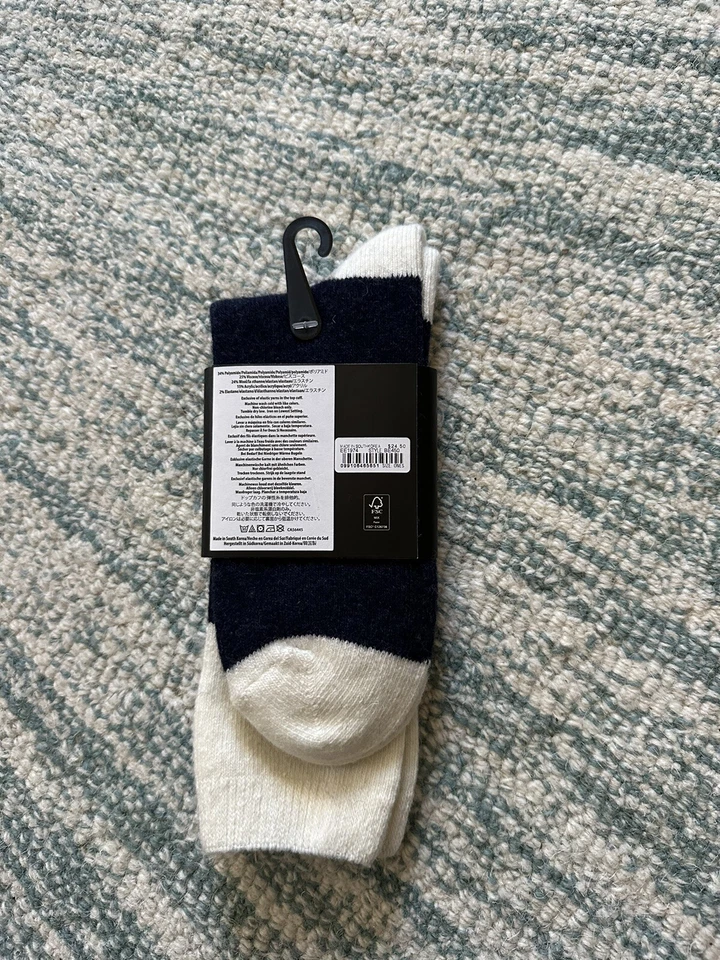 J.Crew 女式 Festive Fair Isle 雪花袜-海军蓝/象牙白- 均码最适合 — 第 4/4 张图片