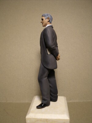 Figurine Henry Ford II échelle 1/18 - Vroom - Non Peinte - Résine France - Pour Collectionneur