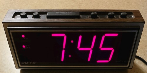 Vintage Spartus LED Alarm Clock Red Display Retro 70s Woodgrain Tested Working