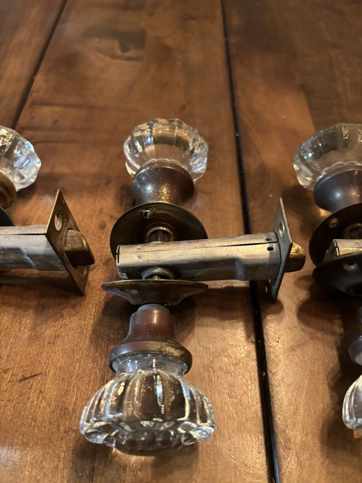 Antiguo Lote De Colección 12 Puntos Cristal Vidrio Latón Perilla Puerta Plomo Salvamento 24 Perillas Foto 2 de 4