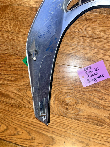 05 SUZUKI BURGMAN 400 AN400 FRONT LEG COVER 48131-14G00-YD8 Lot 2865 - Picture 8 of 14