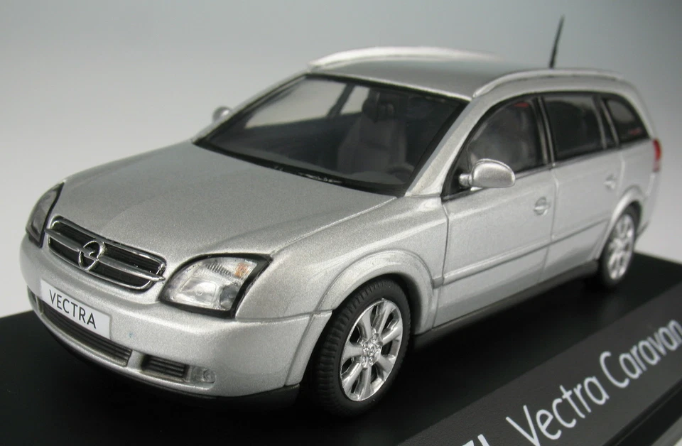 SCHUCO - OPEL Vectra C Caravan - silber metallic -Kombi - 1:43 - NEU -Modellauto - Bild 3 von 4