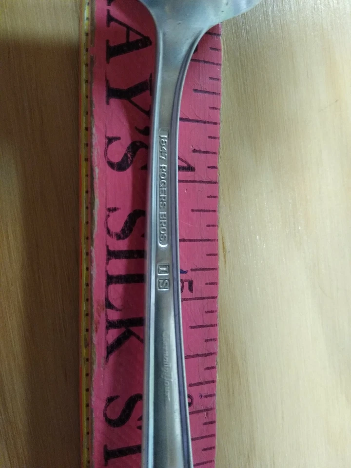 Cuchara grande para servir de 8,5" 1847 cubiertos plateados Rogers Bros Eternally Yours Foto 3 de 4